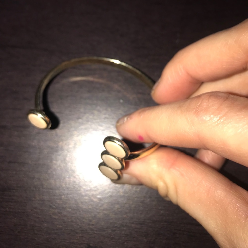 Banana Republic woman’s metal wrist braclet